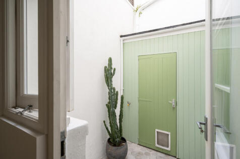 Private Realtor-11A Westbourne Grove Terrace-20_Lo