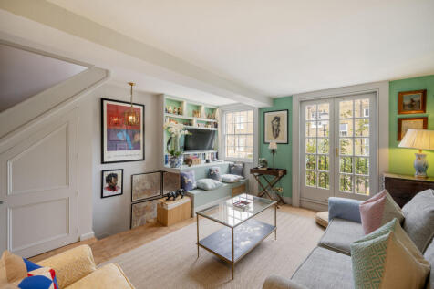 Private Realtor-23 Royal Crescent Mews-15_Lo