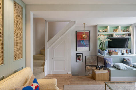 Private Realtor-23 Royal Crescent Mews-16_Lo