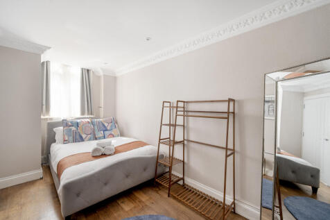 The Private Realtor-17 Ovington Mews-4_Lo
