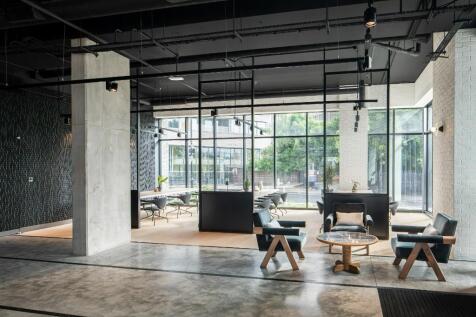 Entrance/workspave