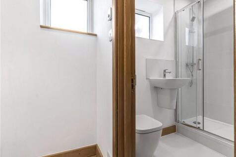 Bathroom 2.jpg