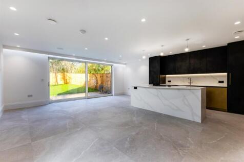 Open plan kitchen/di