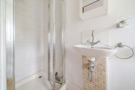 En-Suite to Guest...