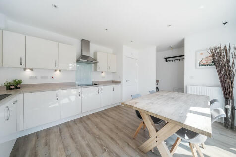 Kitchen/Dining Ro...