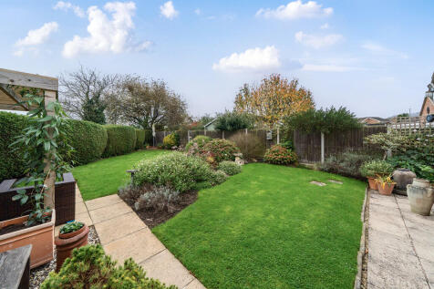 Rear Garden (sho...