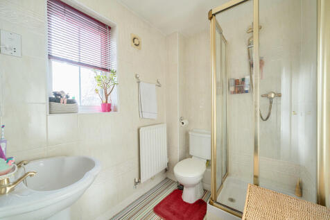 Bedroom 1 Ensuite
