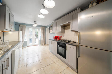 Kitchen/Breakfast...