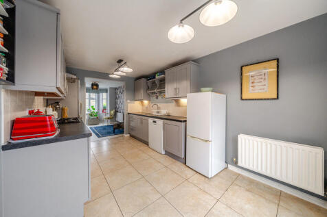Kitchen/Breakfast...