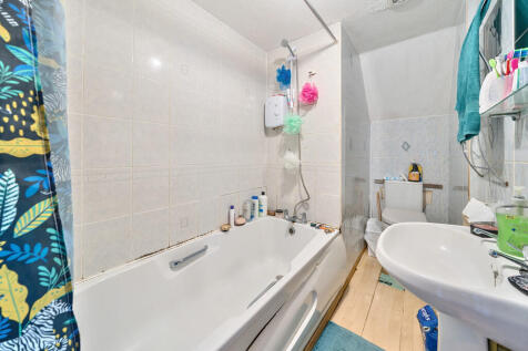9 - Bathroom