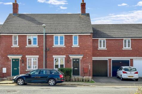 Three Bedroom House with Garage