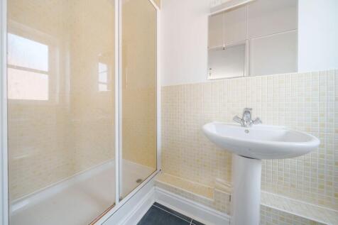 Ensuite Shower room to bed 2