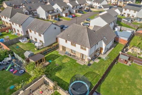 19 Granary Wynd Extra Drone Externals-2.jpg