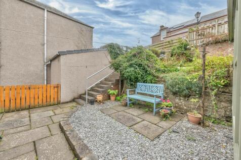 82 Logie Street Dundee-15.jpg