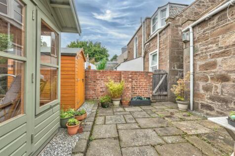 82 Logie Street Dundee-16.jpg