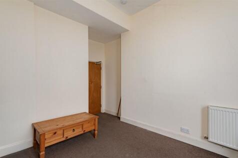 Flat 4 21 Commercial Street Dundee-8.JPG