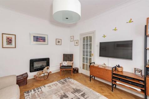 59 South Street Forfar-6.JPG