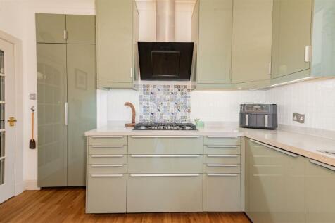 59 South Street Forfar-11.JPG
