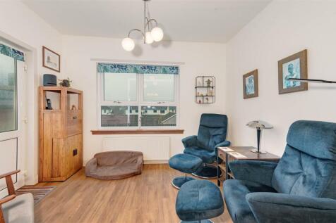 59 South Street Forfar-9.JPG