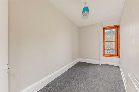 2R 182 Strathmartine Road Dundee-9.JPG