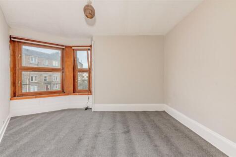 2R 182 Strathmartine Road Dundee-10.JPG