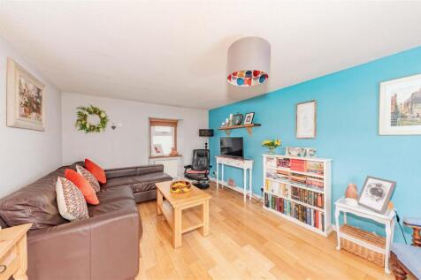27 East Hemming Street Letham-5.JPG