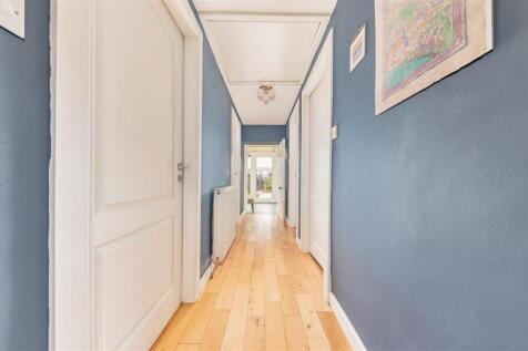 27 East Hemming Street Letham-13.JPG