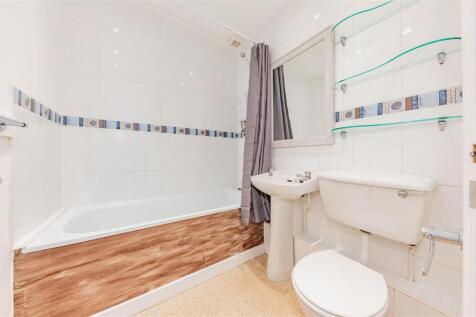 Flat 3 19 David Street BF-8.JPG
