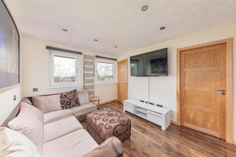 44F Bonnyrigg Place Dundee-2.JPG