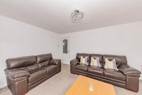 22 Auchinblae Place Dundee-11.JPG