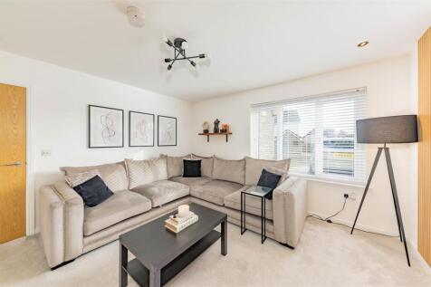 32 Castleview Place Dundee-3.JPG