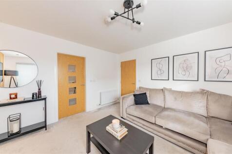 32 Castleview Place Dundee-5.JPG
