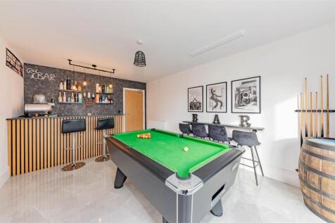 32 Castleview Place Dundee-8.JPG