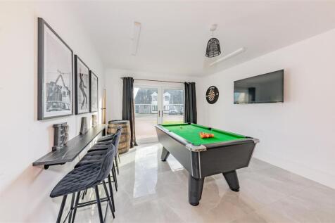 32 Castleview Place Dundee-10.JPG
