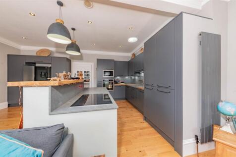 7 Guthrie Street Carnoustie-18.JPG