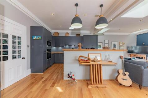 7 Guthrie Street Carnoustie-16.JPG