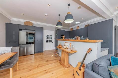 7 Guthrie Street Carnoustie-17.JPG