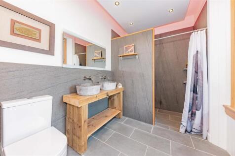7 Guthrie Street Carnoustie-10.JPG