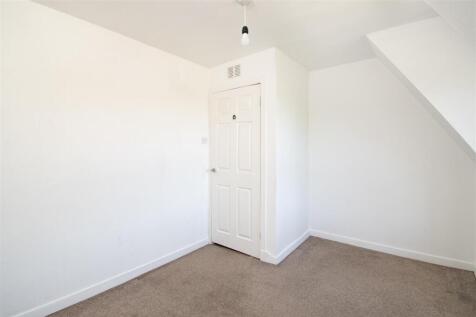 bedroom 2 (2).jpg