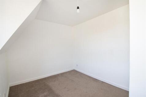 bedroom 2 (3).jpg