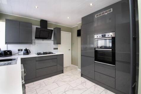 kitchen (1).jpg