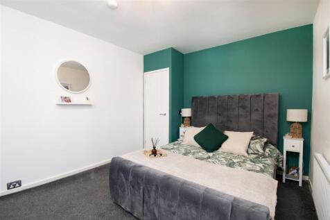 bedroom 1(3).jpg