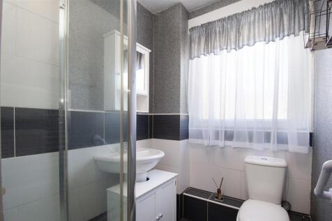 shower room (1).jpg