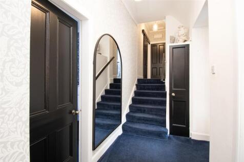 hallway (2).jpg
