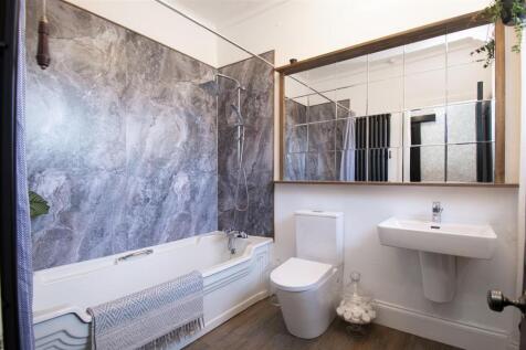 bathroom (1).jpg