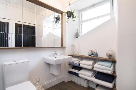 bathroom (2).jpg