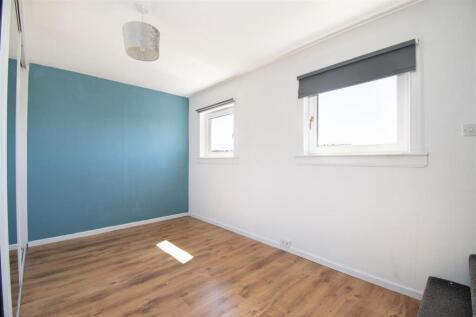 bedroom 1 (1).jpg