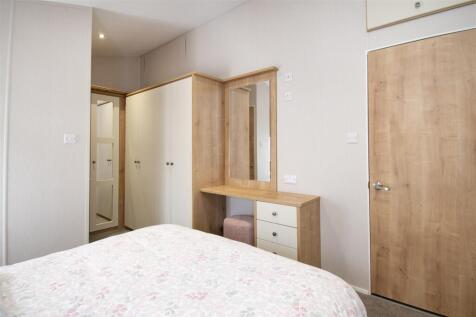 bedroom 1(1).jpg