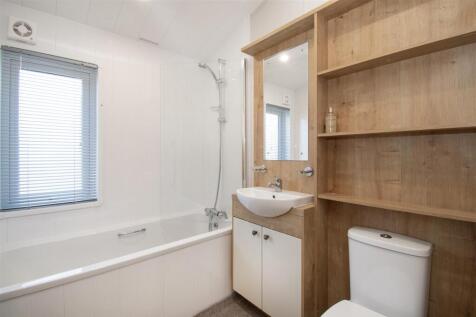 bathroom .jpg