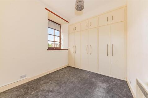 11 Blaikies Mews Dundee-8.JPG